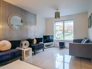 Image of Pass the Keys Modern townhouse with secure parking and garden