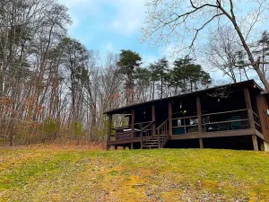 Image of The Walden at Harble Ridge - Newly renovated, 2 bedroom, hot tub, pond, fire pit