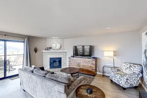 Image of Exquisite lakefront condo with 5 pools, hot tub, tennis, fireplace & W\/D