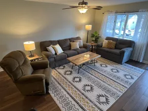 Image of Charming 3BR Townhome; Fast Wi-Fi and Full Kitchen