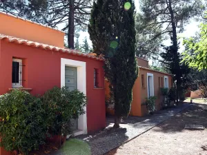 Image of Beautiful apartment in villa for 4 guests with WIFI, pool, TV, terrace, pets allowed and parking
