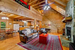 Image of Cozy Secluded Family Retreat, Pet Friendly, Fast Wifi 15 Mins to Downtown WJ