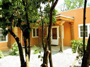 Image of Artist Retreat 3 Walk to Plaza Enclosed Yard Hot Tub