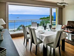 Image of Nice apartment with sea view a few meters away and balcony, close to shops.