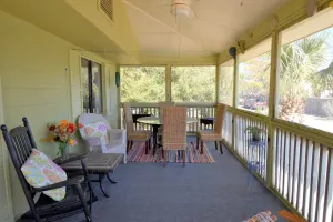 Image of Spacious 2 bedroom apartment with free parking