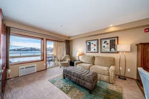 Image of Grandview Lake View 517! Luxury Waterfront condo, sleeps up to 6!