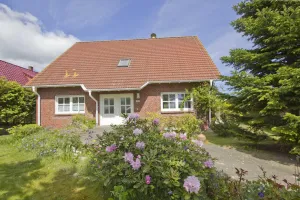 Image of Vacation apartment close to the beach with a beautiful garden - Ferienhaus Gisela