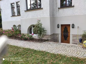 Image of Vacation in a quiet villa, large parks nearby, close to the city