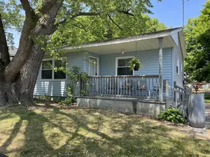 Image of Seneca Lakeview Bungalow in Marina Lake District.