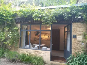 Image of CHAMBRE du SABOTIER - Studio troglodytique - A 100 m Baignade en rivière - Location de Canoë - Circuits cyclo - Aire de pique-nique - 3 restaurants