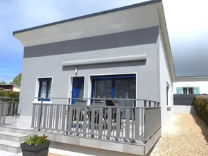Image of Gîte au bord du lac avec terrasse, idéal pour la famille - FR-1-611A-17