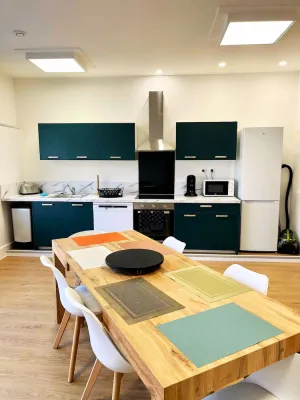 Image of Maison Spacieuse 12pers et 4 SdB - Tout Confort - Parking Gratuit