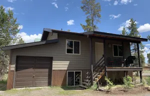 Image of Western themed Cabin in Quiet neighborhood - 1 mile to Yellowstone Park!