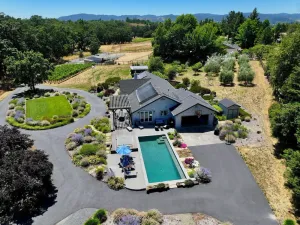 Image of Hidden Pocket: Private Sonoma Wine Country Retreat