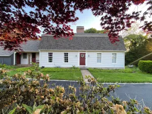 Image of Centrally located 2900 sq ft, 5br 2.5 bath, home.