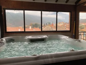 Image of Espira de Conflent Character house with jacuzzi between sea and mountains