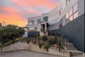 Image of Oakland Hills Home: Artistic, Spacious, with Views, Home Office, and Gym