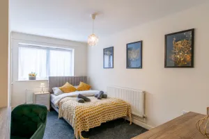 Image of Open Mind Property - Luxury Apartment Near Hospital & Underground Free Parking for 2 Vehicles