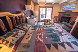 Image of Cozy Suite for Two with Personal Hot Tub and Fireplace