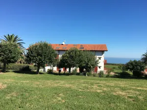 Image of T1 Environnement Exceptionnel sur Corniche Basque, Parc Arboré, Piscine, Tennis