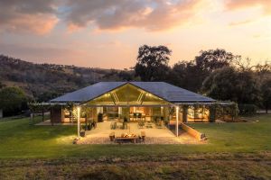 Image of Private Estate with Spa - Luxurious Huon Creek Retreat