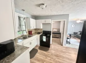 Image of Newly Remodeled Lakeside Cottage in Kent!