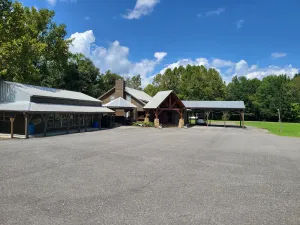 Image of 7. gorgeous creekfront lodge