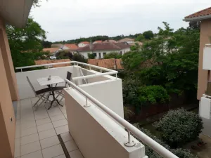 Image of 2-bedroom apartment close to port, beach, stores, train station