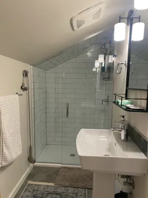 Image of Quiet & cozy loft apartment only minutes to downtown Springfield and U of O.