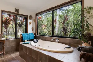 Image of Spa with beautiful view, cozy fireplace - Beach 10 km - Eumundi Markets 6 km