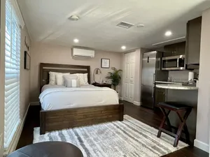 Image of Cozy Newly Remodeled Studio Apt-5 miles from the Famous Siesta Key Beach!!!🏝
