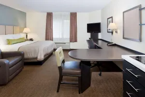 Image of Getaway Weekend Trip! Relax w\/ Spacious Suite w\/ Living Room, FREE Parking