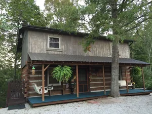 Image of Cabin at Woods Creek Lake in East Bernstadt, Ky Beautiful Wooded Views