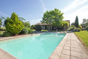 Image of Heated pool, all on 1 level, rural location. Near to restaurants, historic towns