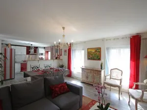 Image of Central Apartment with Garage, Near Market & Restaurants, 2 Bedrooms, All-Inclusive