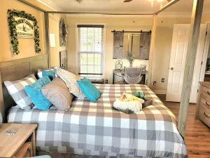 Image of Cast Iron Key Inn: Farm-to-Table Bed & Breakfast