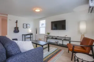 Image of Modern One Bedroom - two blocks to the beach & Downtown Encinitas!