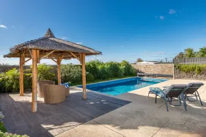 Image of La Mer - Home with a Pool