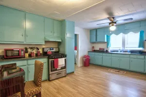 Image of SEASON DISCOUNT -  RENOVATED in Lithonia, sleeps 8, plenty parking