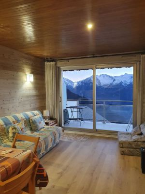 Image of Alpe d'Huez South-facing Magnificent view Ski 200m away Large garage