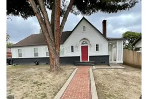 Image of Charming 3 bed\/ 2 bath home in historic district