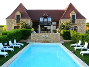 Image of Magnificent house villa stunning views heated private pool air con. near Sarlat
