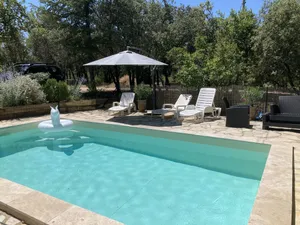Image of Farmhouse at the foot of the Luberon