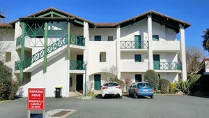 Image of Ground floor studio with small garden in the center of Cambo les bains.