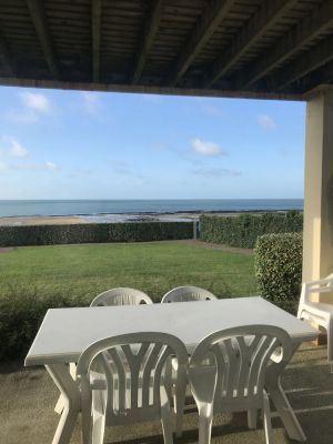 Image of Grandcamp-maisy sea view apartment, direct beach access, 4 rooms, sleeps 6