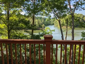 Image of Charming Lakefront Mountain Cabin