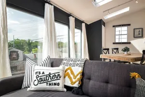 Image of Spacious BRIGHT Apt atop premier Restaurant! YUM!