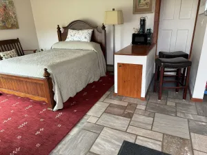 Image of SCENIC ONE BEDROOM ROOM W\/ PRIVATE ENTRANCE\/ BATH & Seasonal POOL!