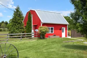 Image of Tiny Barn w\/Modern Charm on 3 Acres, Mountain and Pasture Views- Sleeps 4