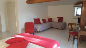 Image of Poppy Room - 2 to 4 people (2 adults + 2 children)